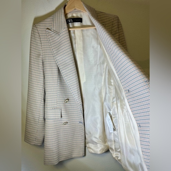 Zara Double Breasted Long Blazer with Notched Lapel Collar  
Size Small - Picture 2 of 7